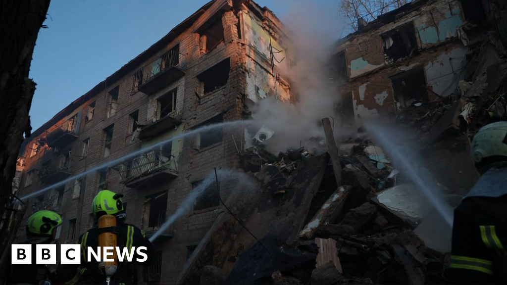 Four killed in Kyiv in new Russian aerial attack - Stream24 News You are currently viewing Four killed in Kyiv in new Russian aerial attack