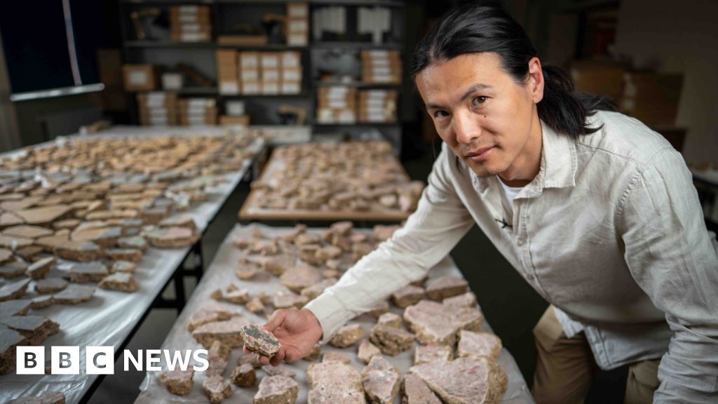 You are currently viewing Huge archaeological puzzle reveals Roman London frescoes