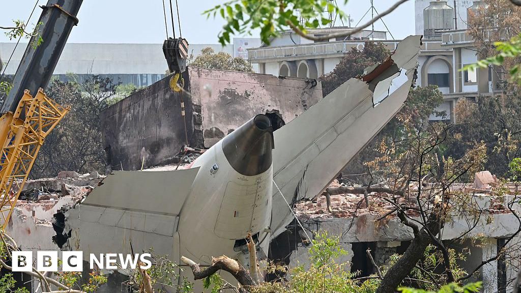 You are currently viewing Investigators find cockpit voice recorder from crashed plane