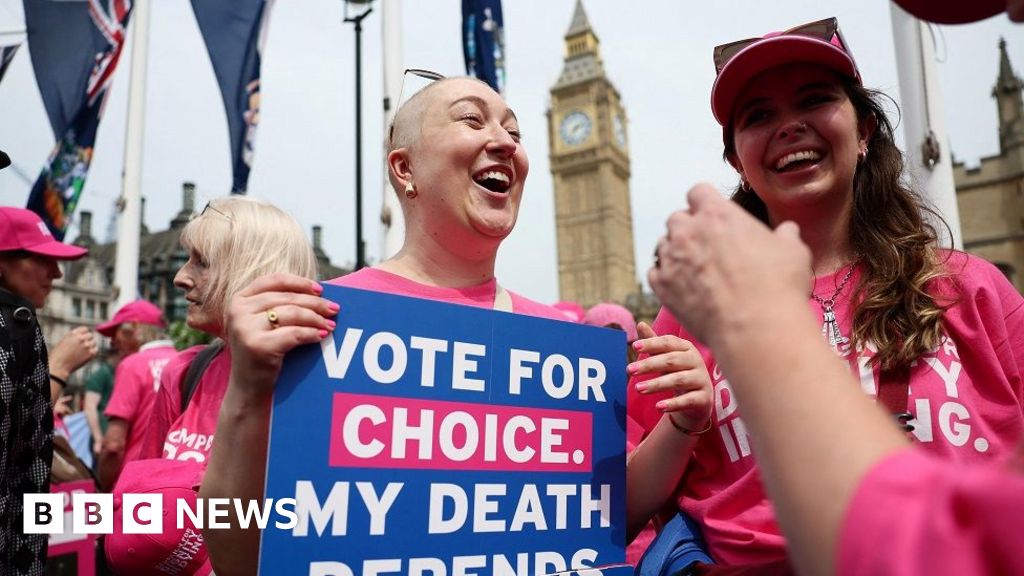 You are currently viewing MPs back assisted dying bill in historic Commons vote
