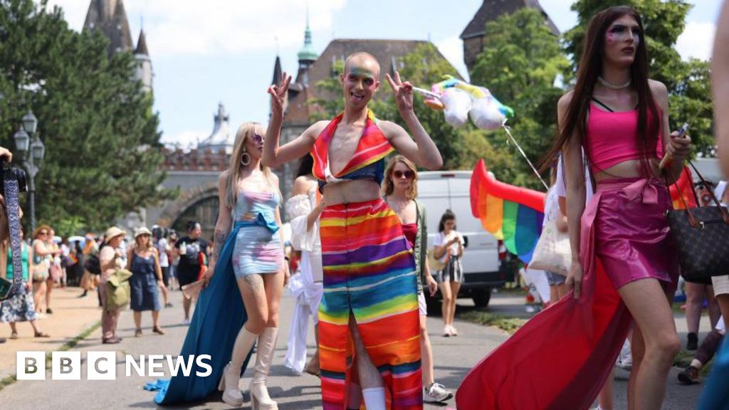 You are currently viewing Police ban Budapest Pride march in Hungary, but mayor vows it will go ahead