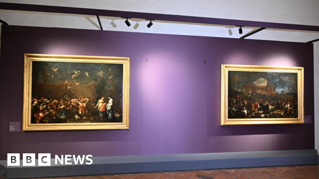 You are currently viewing Portrait in Florence allegedly damaged by visitor taking a selfie
