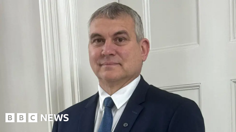 Read more about the article Poundland founder would have bought business back