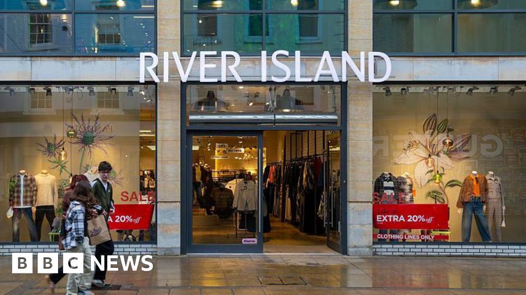 You are currently viewing River Island to close 33 shops