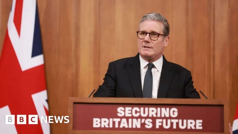 Read more about the article Starmer says he regrets using ‘island of strangers’ phrase
