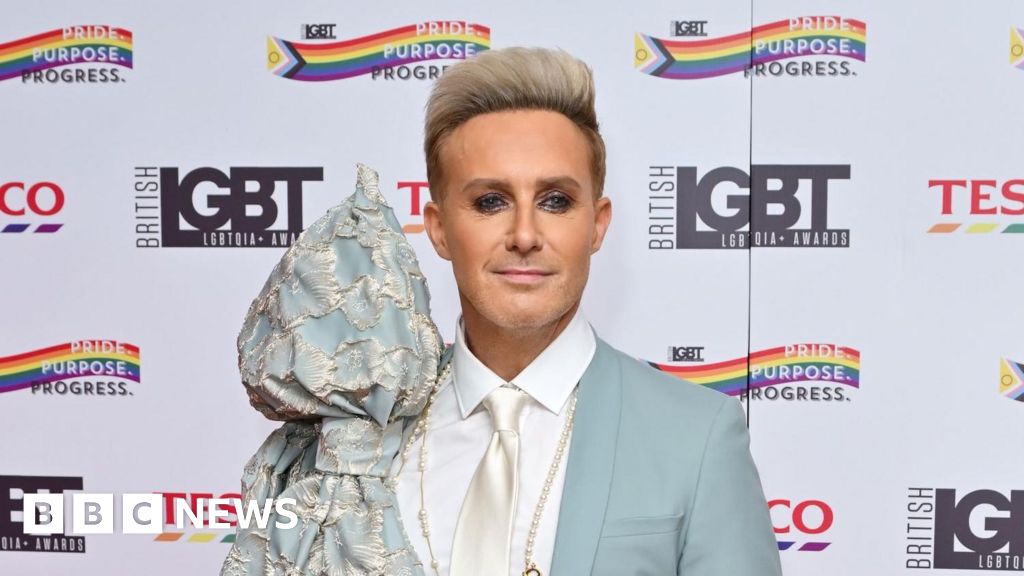 You are currently viewing Steps’ Ian ‘H’ Watkins honoured