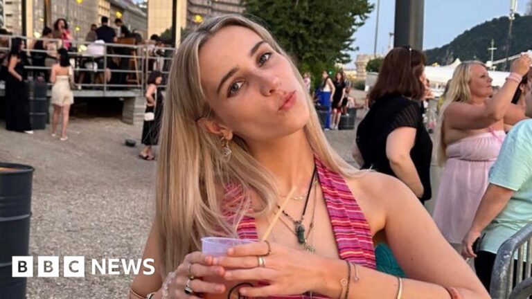 Read more about the article Support group helps Bristol woman with endometriosis