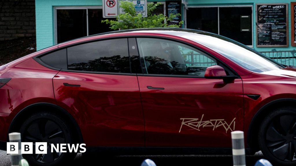 Read more about the article Tesla robotaxi service rolls out in ‘low-key’ Texas launch