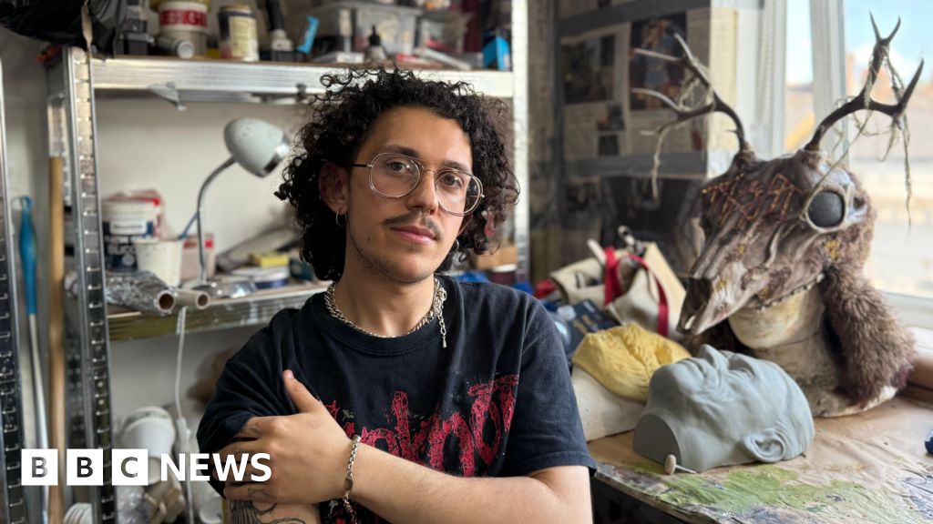 Read more about the article The man who makes Download headliners’ masks