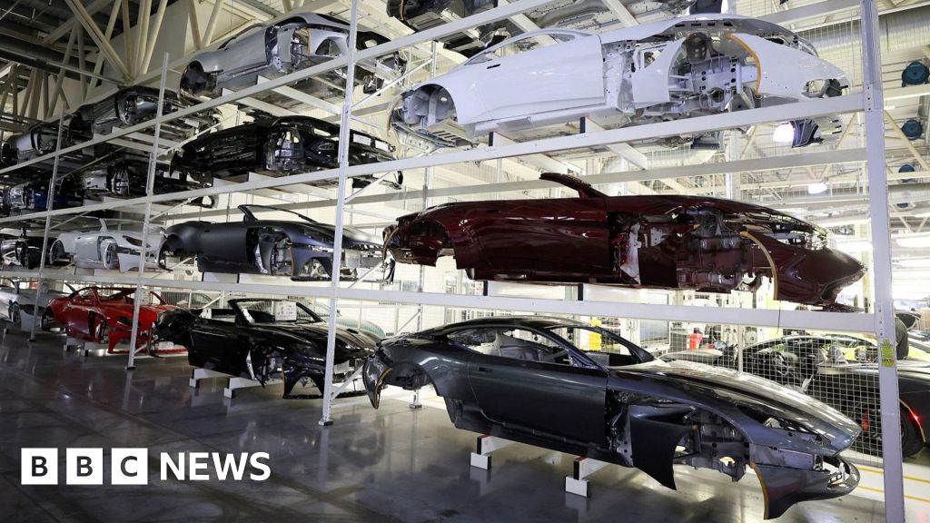 You are currently viewing UK car production fell to 76-year low for May as US tariffs hit exports