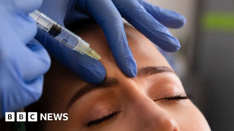 Read more about the article Warning over fillers and botox being offered in public toilets