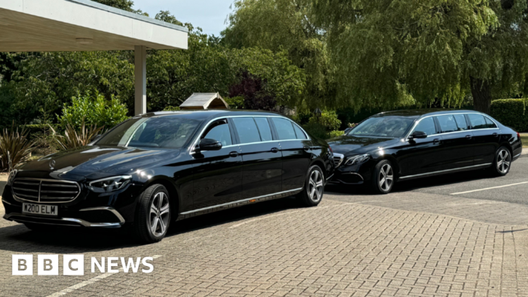 Read more about the article Weston-super-Mare funeral director offering free limo rides to prom