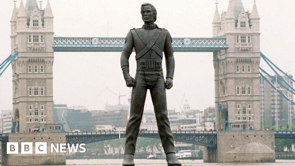 Read more about the article Where are Michael Jackson’s giant HIStory statues 30 years later?