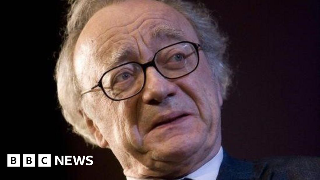 You are currently viewing World-famous pianist Alfred Brendel dies aged 94