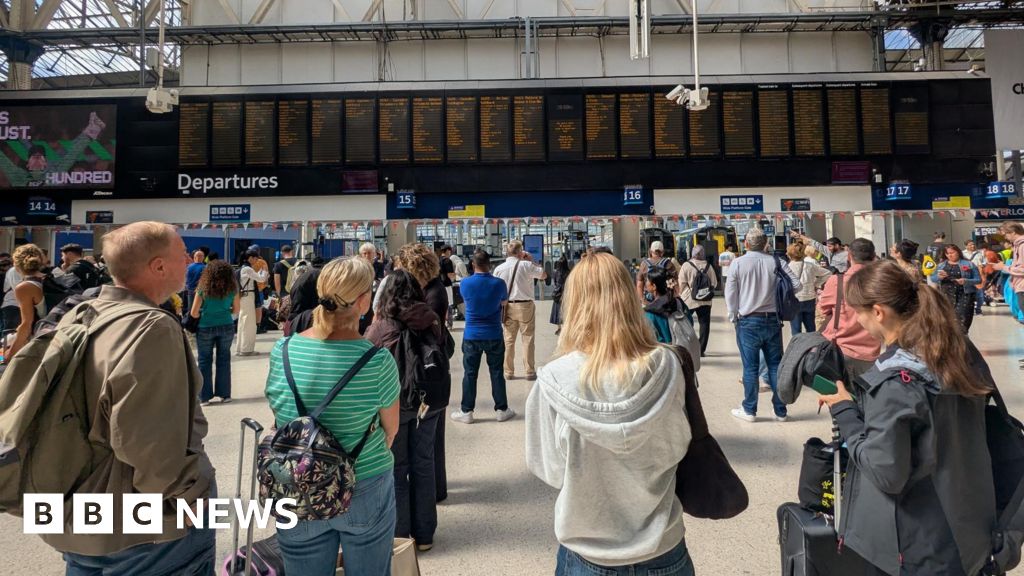 Customers told not to travel on South Western Railway network - Stream24 News You are currently viewing Customers told not to travel on South Western Railway network