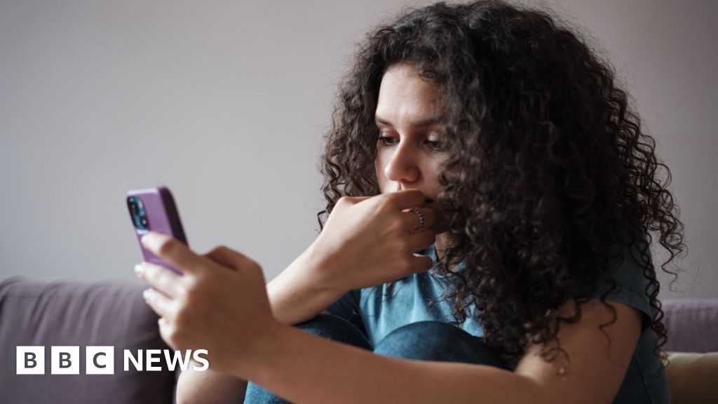 Dating safety app Tea suspends messaging after hack - Stream24 News You are currently viewing Dating safety app Tea suspends messaging after hack