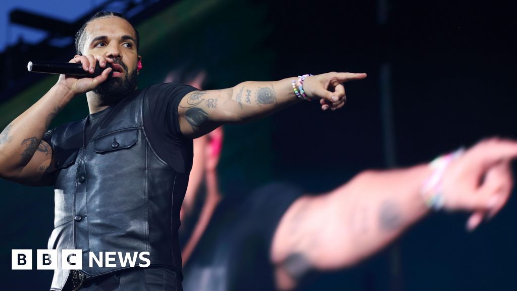 You are currently viewing Drake fans disappointed over cancelled Manchester gig