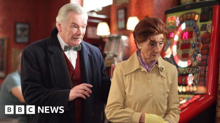 Read more about the article EastEnders and theatre actor Frank Barrie dies aged 88