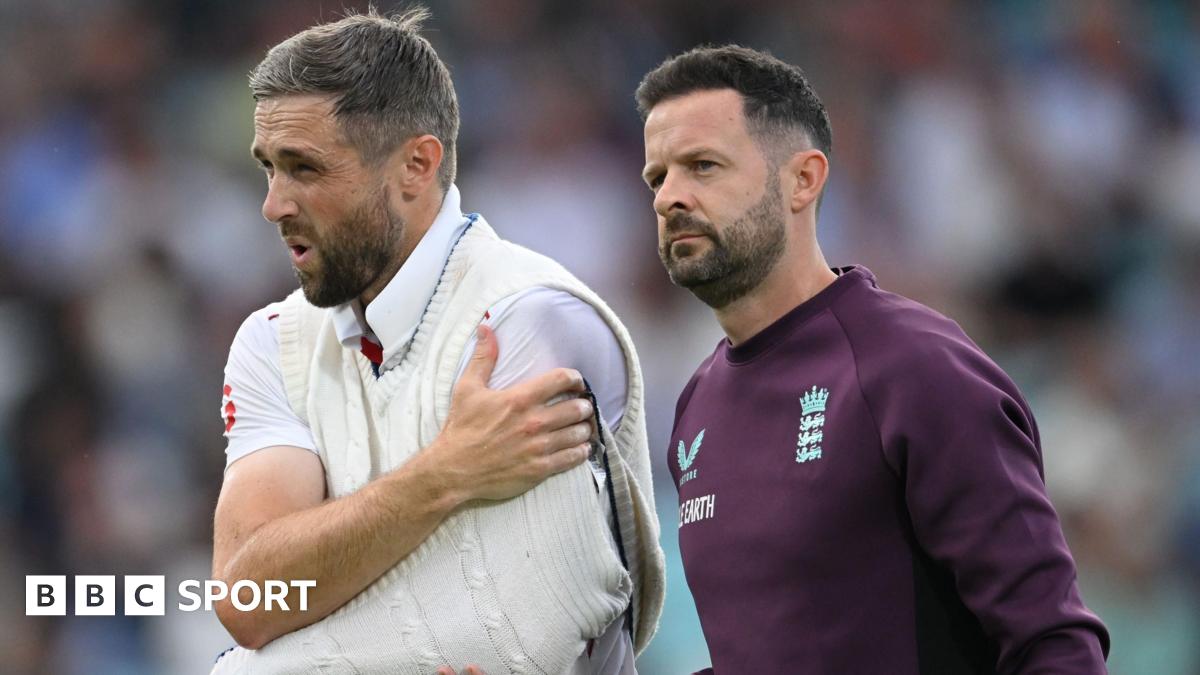 England vs India: Chris Woakes set to miss rest of fifth Test after shoulder injury - Stream24 News You are currently viewing England vs India: Chris Woakes set to miss rest of fifth Test after shoulder injury