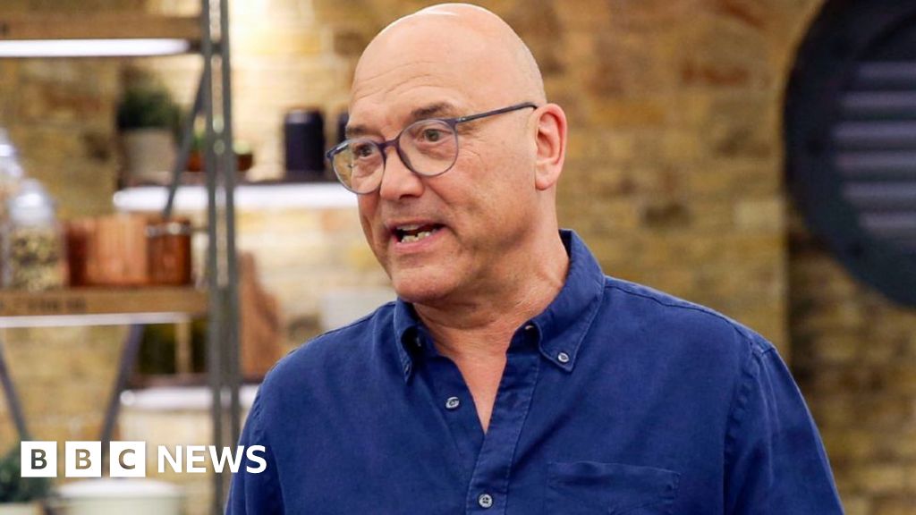 Read more about the article Ex-MasterChef host ‘sorry’ but says he’s ‘not a groper’