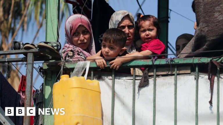 Read more about the article Gaza truce talks on verge of collapse, Palestinian officials say