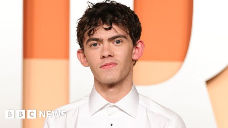 Read more about the article Heartstopper star to make West End debut in Clarkston