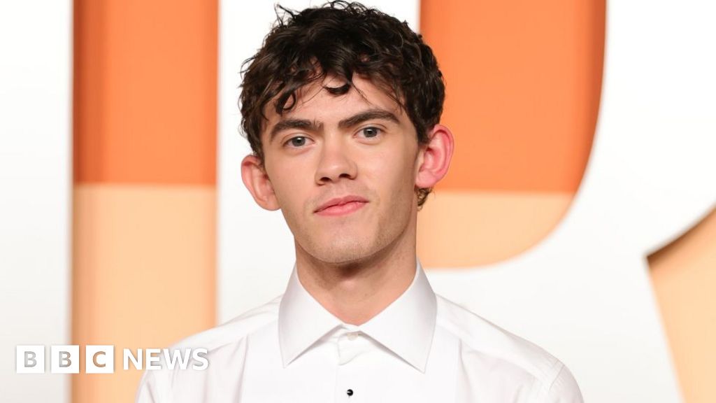 You are currently viewing Heartstopper star to make West End debut in Clarkston