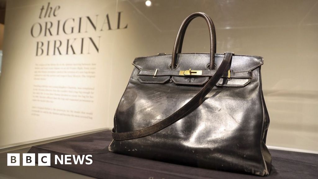Read more about the article Jane Birkin’s original Hermès bag sells for £7m at Sotheby’s auction