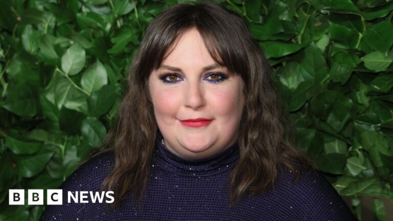 Read more about the article Lena Dunham on fatphobia, dating advice and her new London rom-com Too Much