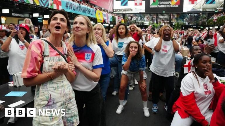 Read more about the article Lionesses to get Downing St reception but no bank holiday after Euro win