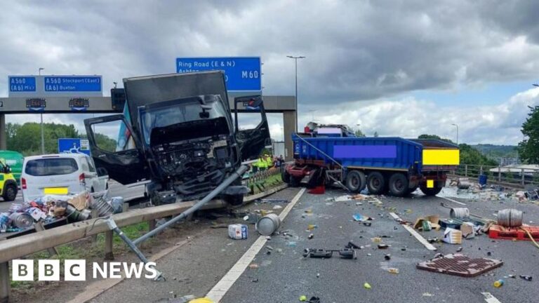 Read more about the article M60 shut near Stockport for second day after eight-vehicle crash