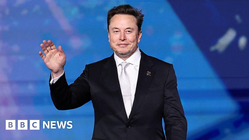You are currently viewing Musk says Grok chatbot was ‘manipulated’ into praising Hitler