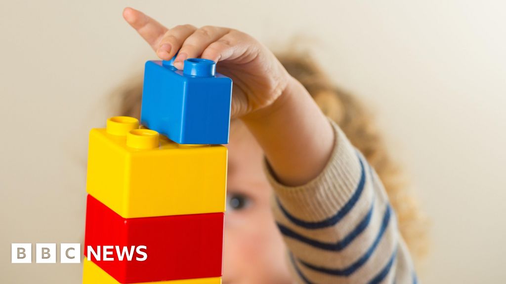 Read more about the article Nursery teachers to get £4,500 to work in disadvantaged areas