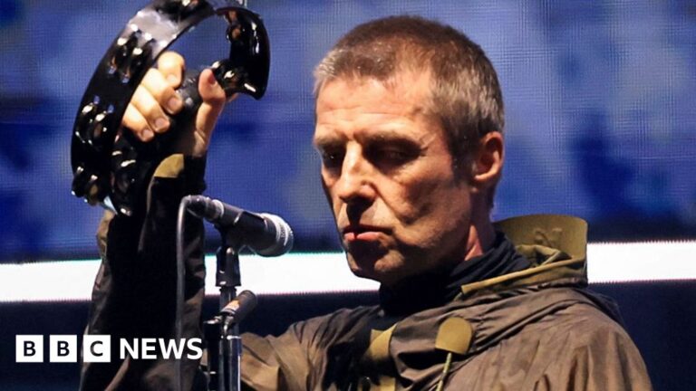 Read more about the article Oasis sweep UK album chart after reunion frenzy