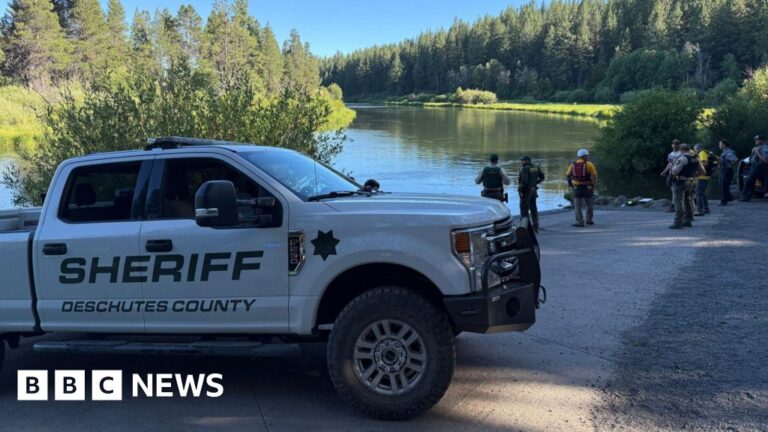 Read more about the article One person killed and two missing after going over Oregon waterfall