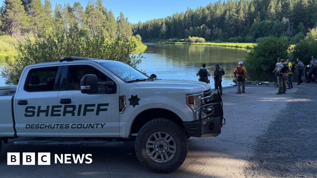 You are currently viewing One person killed and two missing after going over Oregon waterfall
