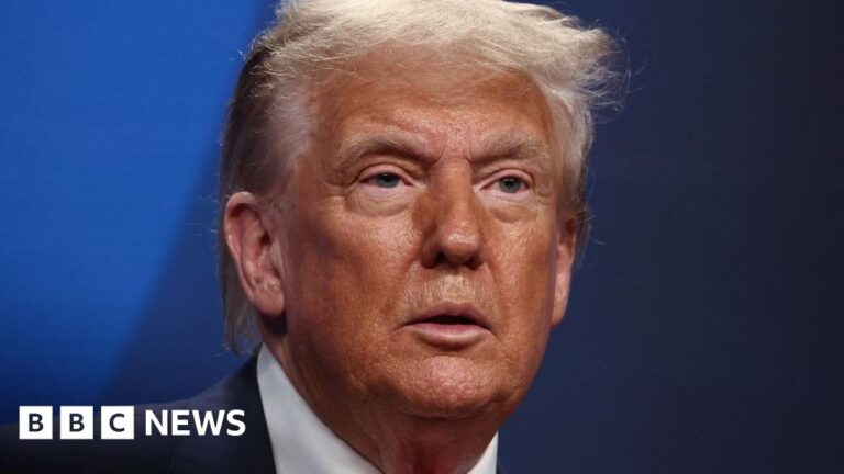 Read more about the article Paramount to pay Trump $16m over 60 Minutes Kamala Harris interview