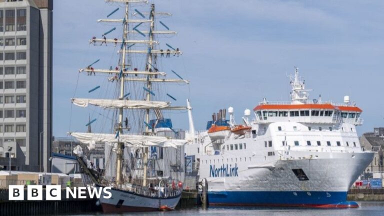 Read more about the article ‘Party city’ event gets under sail