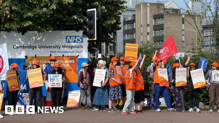 Read more about the article Patients urged to still attend appointments amid doctor strikes