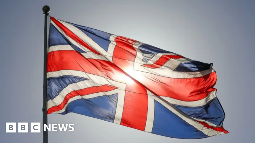 Read more about the article Police say union flag theft was sectarian hate crime