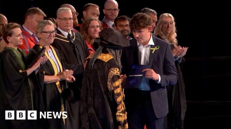 Read more about the article Posthumous degrees for Nottingham attacks victims