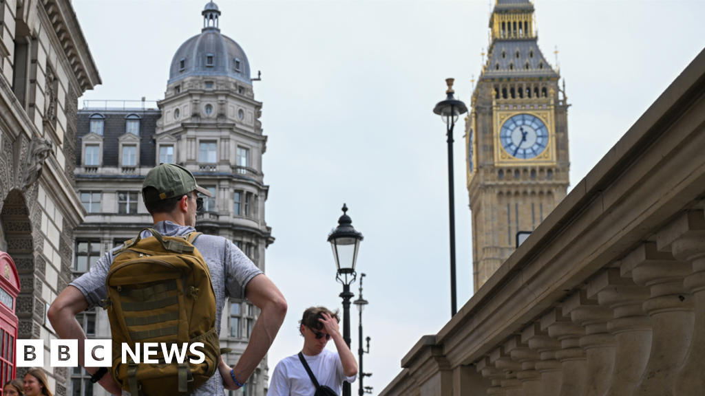 You are currently viewing Public invited to decide how MPs’ pay should be set
