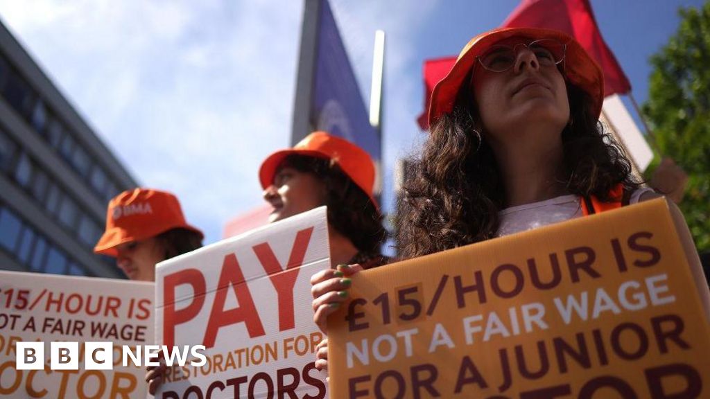 Resident doctors in England to strike for five days in July - Stream24 News You are currently viewing Resident doctors in England to strike for five days in July