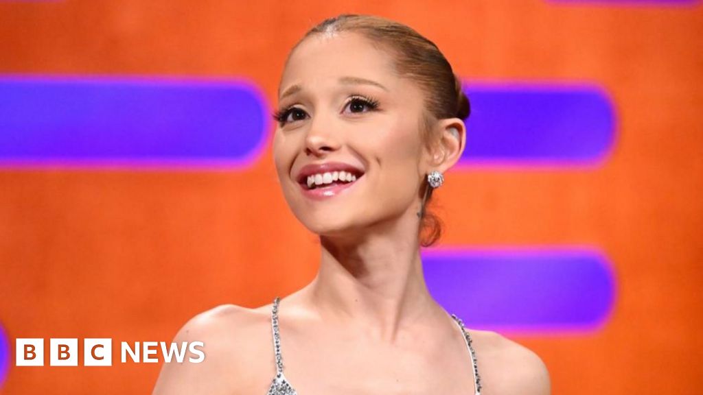 Read more about the article Ariana Grande announces first tour for seven years