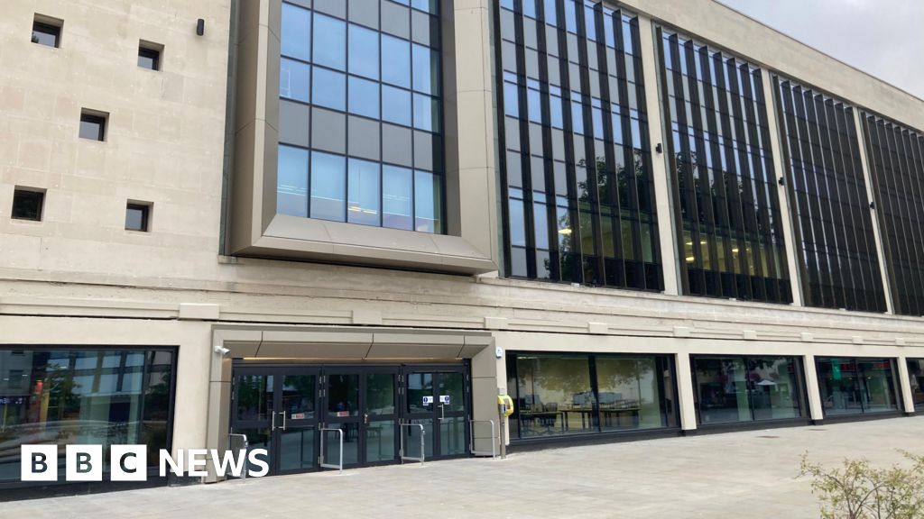 You are currently viewing Art charity ‘buzzing’ to move into new £75m Gloucester campus