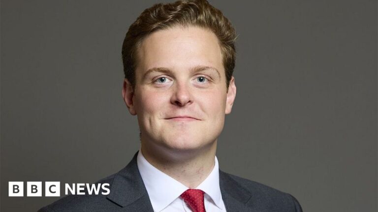 Read more about the article Burnley MP Oliver Ryan’s suspension over WhatsApp messages lifted