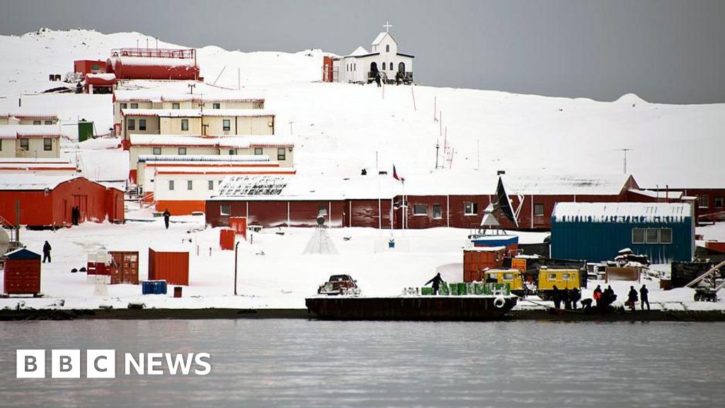 Charges dropped against teen pilot detained in Antarctica - Stream24 News You are currently viewing Charges dropped against teen pilot detained in Antarctica