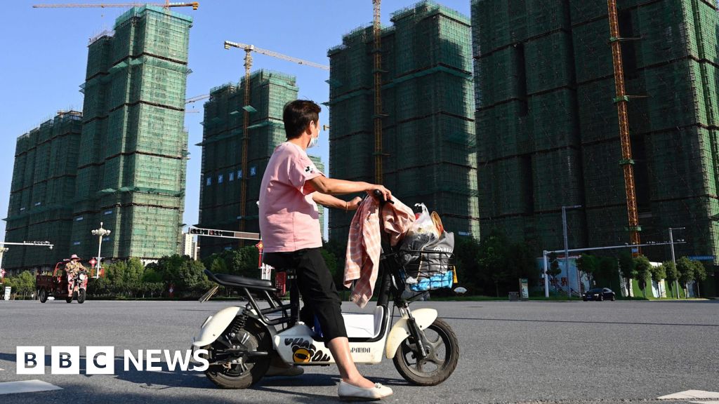 Read more about the article Chinese property giant delisted after spectacular fall