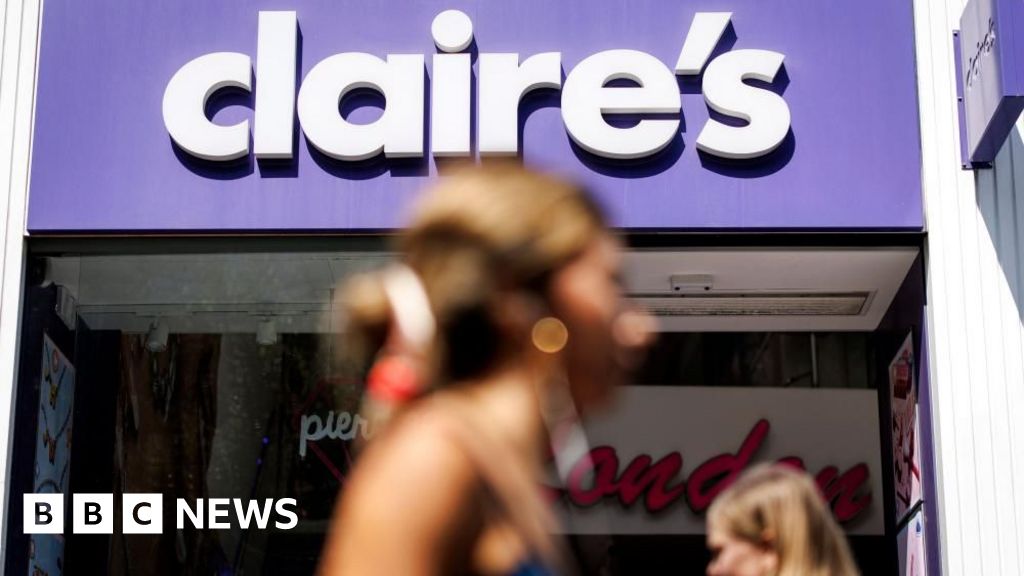 You are currently viewing Claire’s collapses into administration putting 2,150 jobs at risk