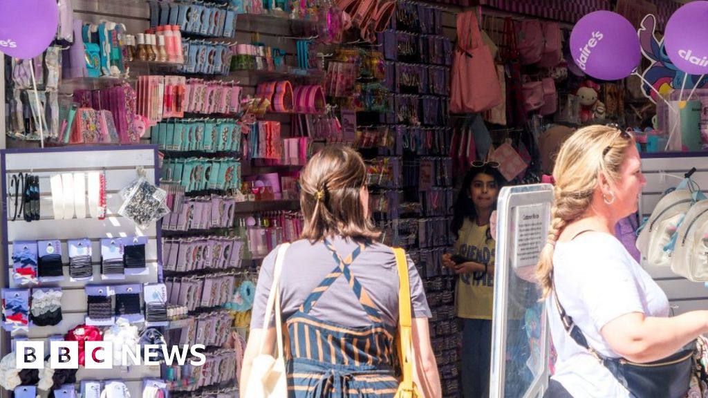Read more about the article Claire’s was glitz ‘heaven’ for kids before Shein and TikTok came along